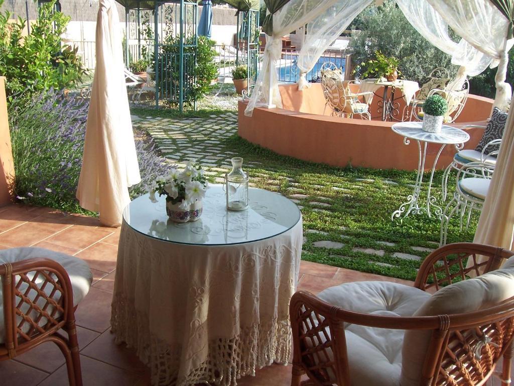 Laurel De La Reina Bed & Breakfast - Boutiqueラ・スビア エクステリア 写真
