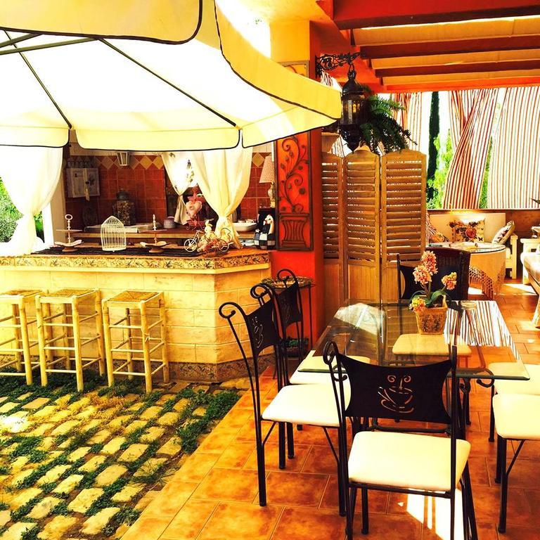Laurel De La Reina Bed & Breakfast - Boutiqueラ・スビア エクステリア 写真