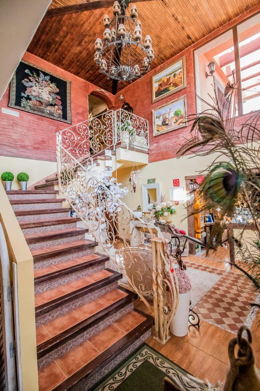Laurel De La Reina Bed & Breakfast - Boutiqueラ・スビア エクステリア 写真